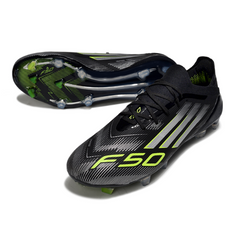 Bota de fútbol Adidas F50 Primeknit Elite negra, blanca y verde para terreno firme (FG).