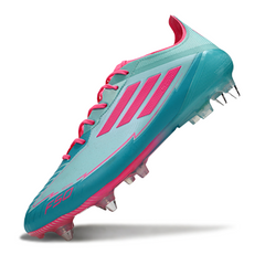 Bota de fútbol Adidas F50 Elite SG con tacos mixtos en azul claro y rosa