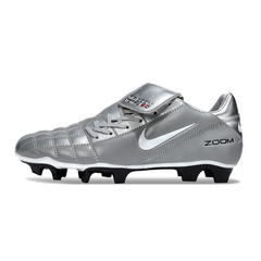 Botas de fútbol Nike Air Zoom Total 90 III para terreno firme FG, color gris y plateado