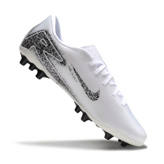 Botas de fútbol Nike Zoom Mercurial Vapor 16 Academy AG para césped artificial, color blanco y negro