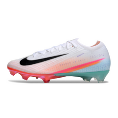 Botas de fútbol Nike Air Zoom Mercurial Vapor 16 Elite Sam Kerr Pack negras y blancas para terreno firme (FG).