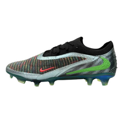 Botas de fútbol Nike Phantom 6 Elite DF Nike x EA FC Pack blancas y negras para terreno firme (FG).