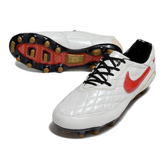 Botas de fútbol Nike Tiempo R10 Legend Elite blancas y rojas para terreno firme (FG).