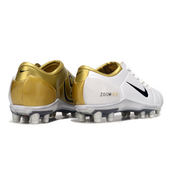 Botas de fútbol Nike Total 90 III FG para terreno firme, color blanco y dorado