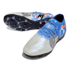 Scarpa da calcio Puma Future 8 Low Top bianca e blu per terreni artificiali AG