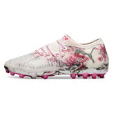 Scarpa da calcio Puma Future 8 Low AG bianca e rosa per terreni artificiali