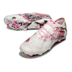 Botas de fútbol Puma Future 8 Low Firm Ground FG, blancas y rosas