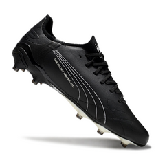 Scarpa da calcio Puma King Ultimate Art of Football Pack nera e bianca per terreni compatti FG