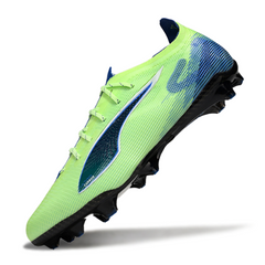 Scarpa da calcio Puma Ultra 5 Carbon Lights Out Pack nera e bianca per terreni compatti FG