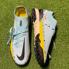 Chuteira Society Nike Phantom GT 2 Pro DF TF Lucent Pack Tamanho 40
