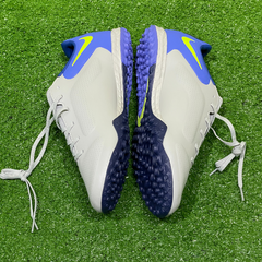 Chuteira Sociedad Nike Tiempo Legend 9 Academy TF Branca e Azul Tamanho 40