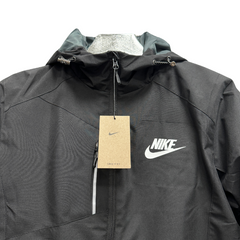 Chaqueta cortavientos negra Nike