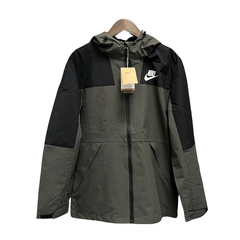 Giacca a vento Nike verde e nera