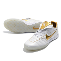 Scarpa da calcio Nike Tiempo 7 R10 Elite bianca e dorata da interno IC