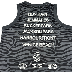 Camiseta sin mangas Jordan a rayas negras y grises