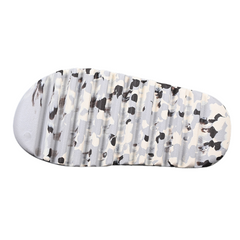 Desliza las Adidas Yeezy Enflame Oil