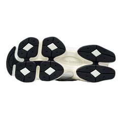 Scarpe casual New Balance 9060 bianche e nere