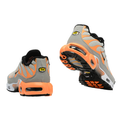 Scarpe casual Nike Air Max Plus TN grigie e arancioni
