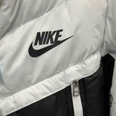 Chaqueta acolchada Nike blanca y negra
