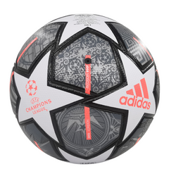 Balón de fútbol Adidas para la final de la Liga de Campeones de la UEFA 20/21 en Estambul