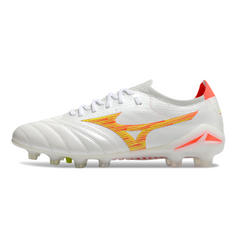 Bota de fútbol Mizuno Morelia Neo IV Elite blanca, naranja y amarilla para terreno firme (FG).