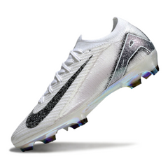 Botas de fútbol Nike Air Zoom Mercurial Vapor 16 Elite blancas y grises para terreno firme (FG).