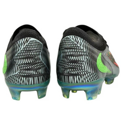 Botas de fútbol Nike Phantom 6 Elite DF Nike x EA FC Pack blancas y negras para terreno firme (FG).