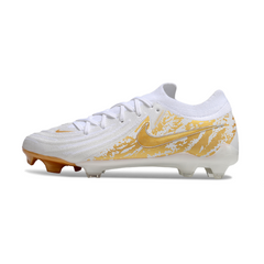 Scarpa da calcio Nike Phantom GX2 Elite bianca e oro per terreni compatti FG