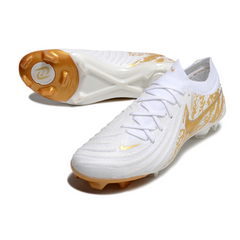 Scarpa da calcio Nike Phantom GX2 Elite bianca e oro per terreni compatti FG
