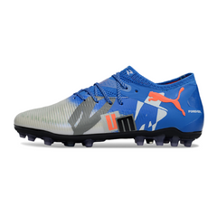 Scarpa da calcio Puma Future 8 Low Top bianca e blu per terreni artificiali AG