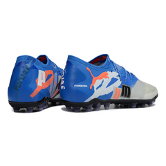 Scarpa da calcio Puma Future 8 Low Top bianca e blu per terreni artificiali AG