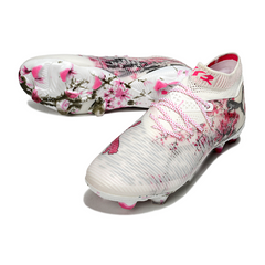 Scarpa da calcio Puma Future 8 bianca e rosa per terreni compatti FG