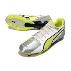 Botas de fútbol Puma King Ultimate FG para terreno firme, color blanco, gris y amarillo