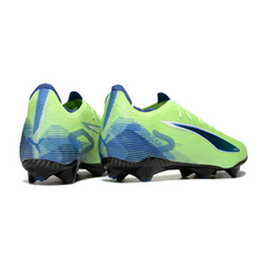 Scarpa da calcio Puma Ultra 5 Carbon Lights Out Pack nera e bianca per terreni compatti FG