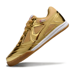 Chuteira Futsal Nike SB Gato X Supreme IC Dourada