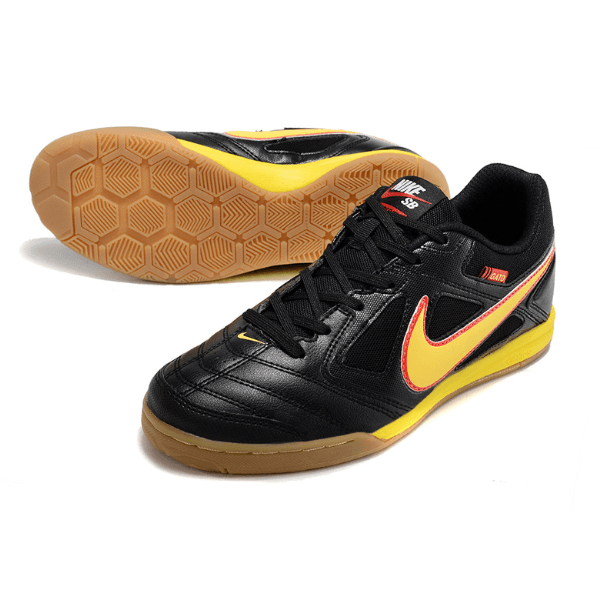 Chuteira Futsal Nike SB Gato X Supreme IC Preta e Amarela - VENI Futebol