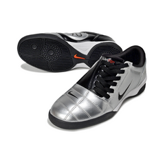 Scarpa da calcio Nike Total 90 III argento e nero da interno IC