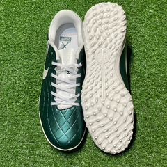 Chuteira Sociedad Nike Tiempo 10 Legend Academy TF Emerald Pack Tamanho 40