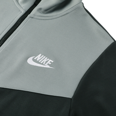 Conjunto de chaqueta y pantalón Nike Cold Set en verde y gris