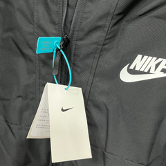 Chaqueta cortavientos negra Nike