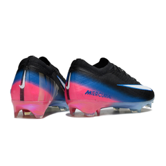 Botas de fútbol Nike Air Zoom Mercurial Vapor 16 Elite negras, azules y rosas para terreno firme (FG).