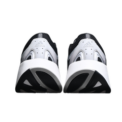 Scarpe da corsa Adidas Aruku nere metallizzate argento