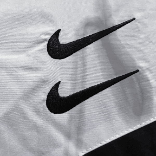 Corta Vento Nike Preto e Branco - VN Esportes